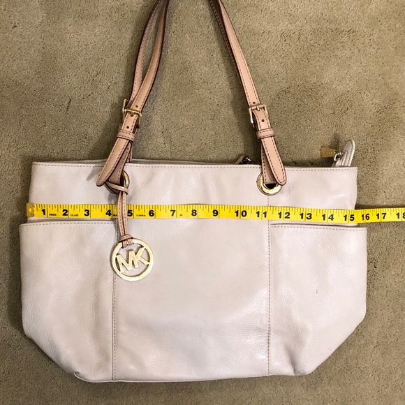 Michael Kors Pebbled Leather Jet Set Tote Bag - Picture 4 of 16